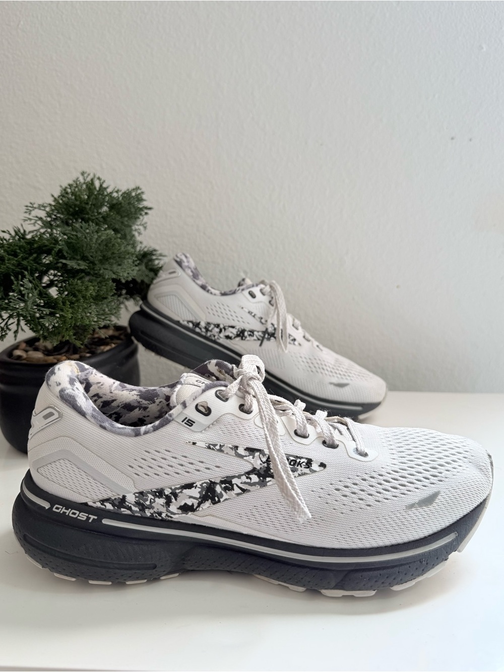 Brooks Ghost 15 women size 8 light gray  and Black Women’s Ghost Running Shoes